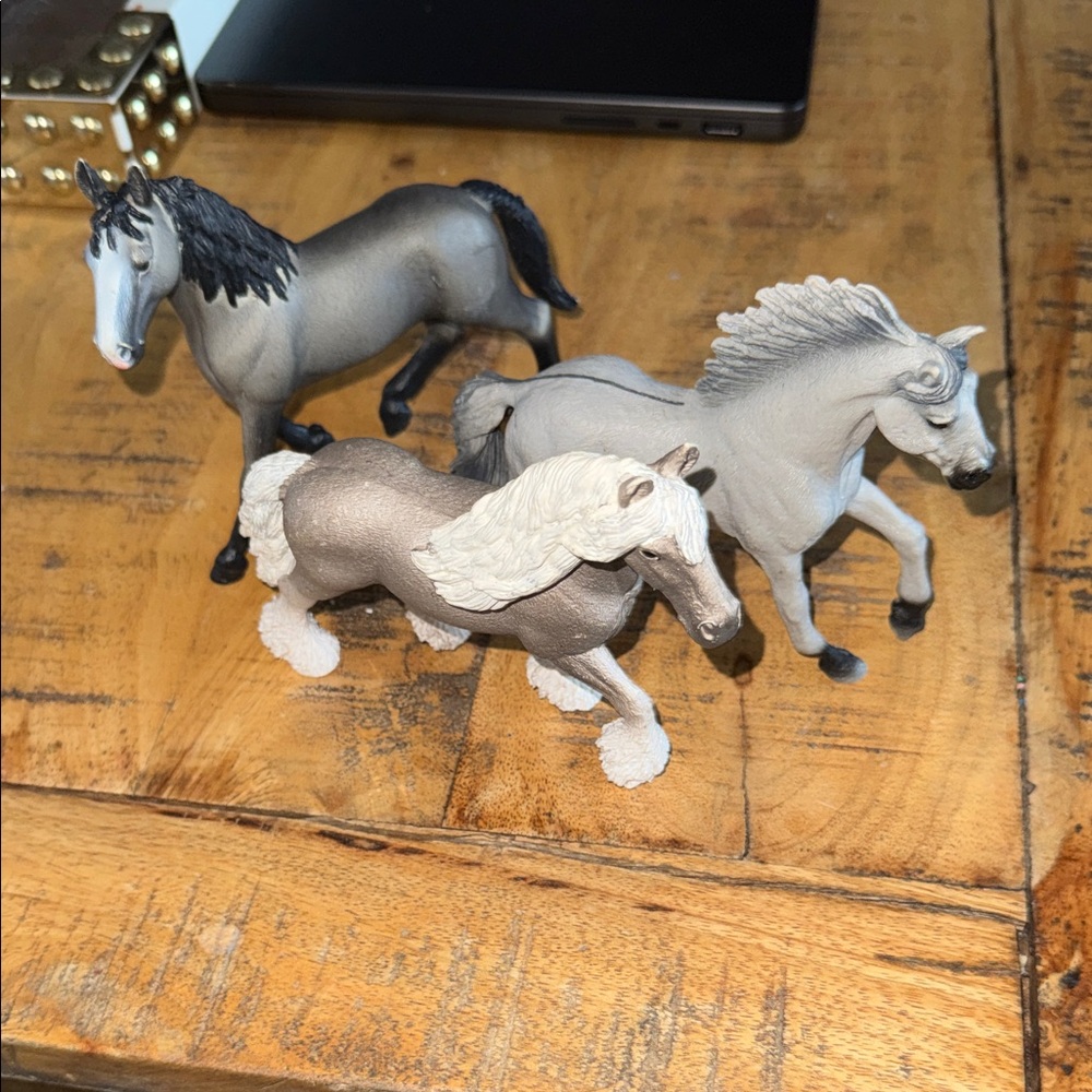 SCHILECH Gray and White Horse Figurine Set 3 horse set bundle deal
